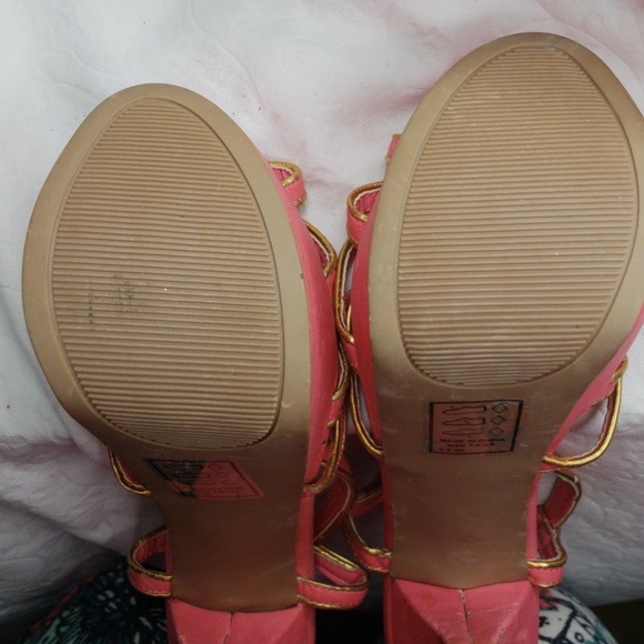 shoedazzle gold heels